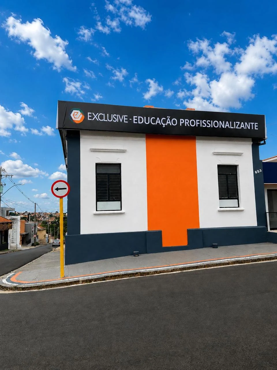 Fachada atual da Exclusive Educação em Botucatu